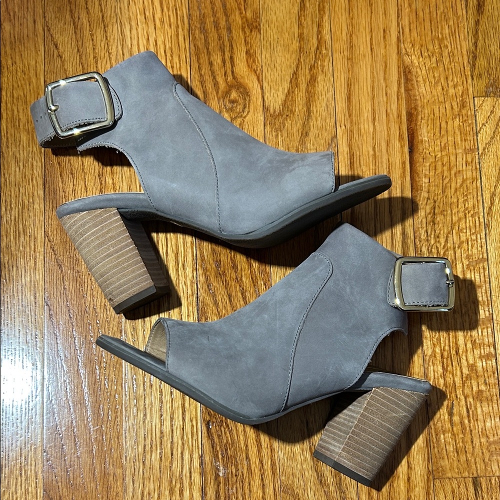Vionic Blakely Gray Peep Toe Sling Back Heels Neutral Minimalist Orthopedic 7.5